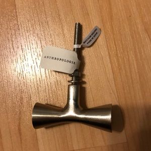 Anthropologie Storage & Organization - NWT Anthropologie drawer pulls/hardware set of 4 Anthropologie Storage & Organization - NWT Anthropologie drawer pulls/hardware set of 4